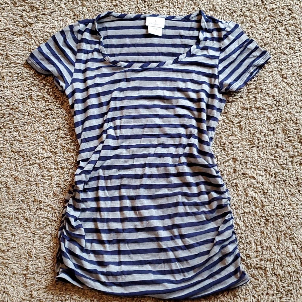 Motherhood maternity small tshirt